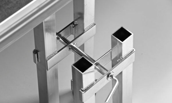Agrafes d'assemblage 4 fois pour pieds 40 x 40 mm
